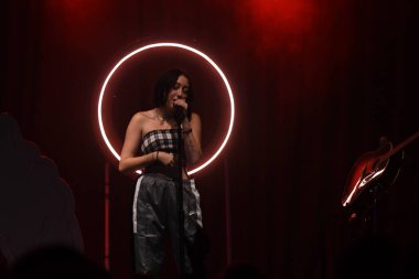 Noah Cyrus ilk turnesinde 23 Eylül 2018 'de Orlando Florida' daki Beacham 'da sahne alacak.