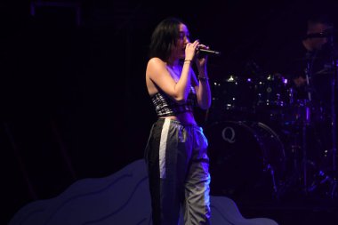 Noah Cyrus ilk turnesinde 23 Eylül 2018 'de Orlando Florida' daki Beacham 'da sahne alacak.