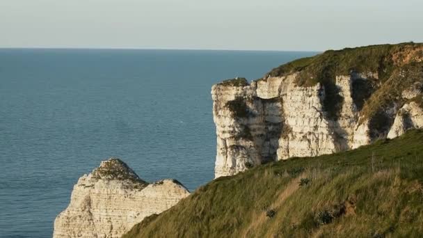 Wybrzeże Atlantyku we Francji. Etretat — Wideo stockowe