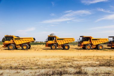 Damperli Kamyon Park büyük sarı ışınlama