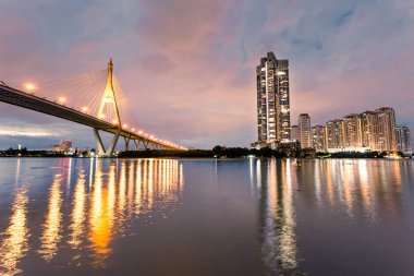 Güzellik Bhumibol köprü görüntü önce alacakaranlık günbatımı bangkok Tayland