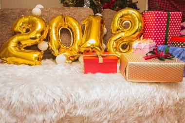 arka plan dekorasyon hediye kutusu ile ve ve mutlu yeni yıl 2018