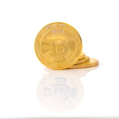 Beyaz arka plan üzerinde mali iş kavramı izole Bitcoin