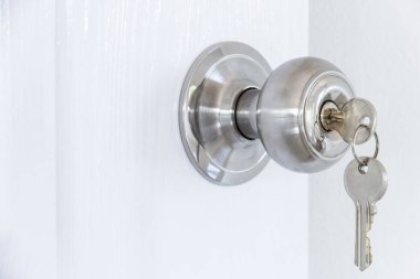 Topuzu kilitleri ile kapı anahtar taşı