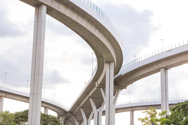 Sanayi İnşaat resmi görüntü altında Köprüsü Bhumibol köprü bangkok Tayland