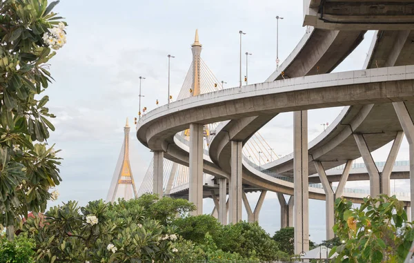 Ipari Építési Kép Kép Híd Bangkok Thaiföld Bhumibol Híd Alatt — Stock Fotó