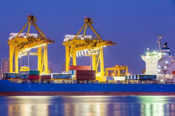 Nakliye çalışma yükleme Konteyner Vinç gece gemide