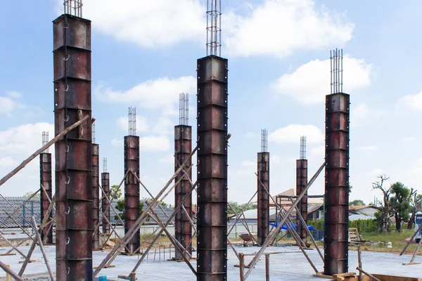 Somut ayağı inşaat sitesinde