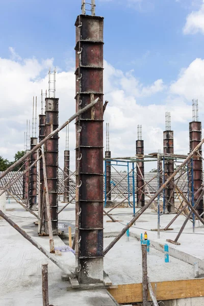 Somut ayağı inşaat sitesinde