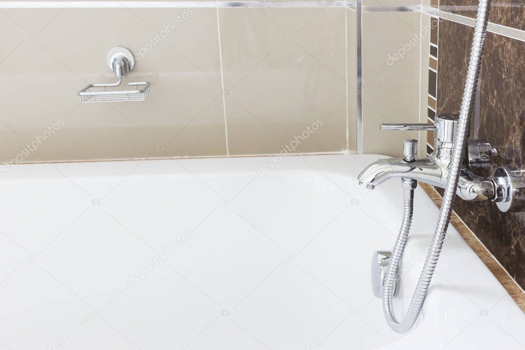 Modern design home bathroom bathtub White sanitary ware in the bathroom