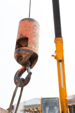 site inşaat çelik halatlar üzerinde asılı kancalar vinç
