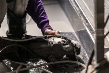 Endüstriyel İnşaat Sanayi Whetsstone merdiven zemin beton üzerinde çalışıyor