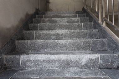 endüstriyel yapı merdiven inşa taş zemin beton üzerine kabartır