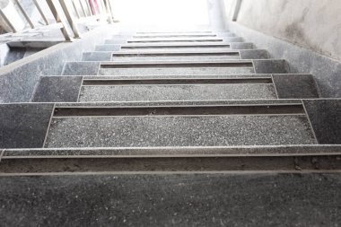 endüstriyel yapı merdiven inşa taş zemin beton üzerine kabartır