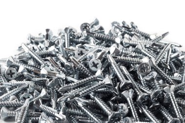 Delici dübel ve beyaz arka plan üzerinde izole vidası