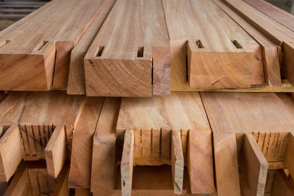 Ahşap kapı kasaları İnşaat.