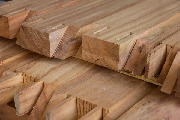 Ahşap kapı kasaları İnşaat.