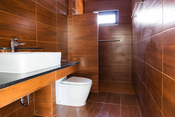 Современный Дизайн Ванная Комната Туалет Раковина Белый Colur Сантехника Ванной — стоковое фото