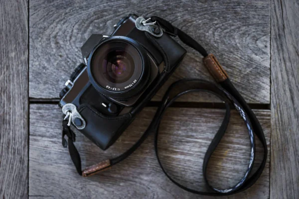 Retro Vintage Classic Camera Film Wood Background — Stock Photo, Image