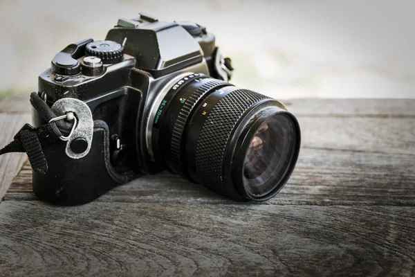 Retro Vintage Classic Camera Film Wood Background — Stock Photo, Image