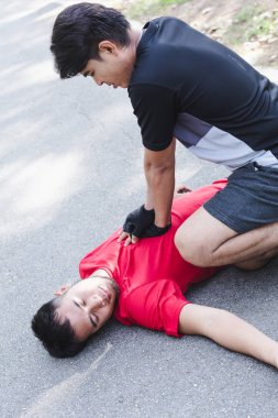 Kalp masajı kalp krizi Park grubu ile