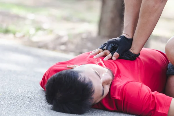 Kalp masajı kalp krizi Park grubu ile