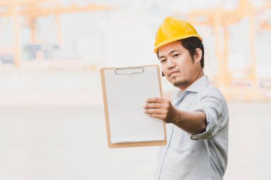 Endüstriyel iş adamları iş konteyner gemi limanda yükleme