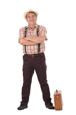 Asyalı yaşlı adam çeşitli el işaretleri ile bavul taşıma