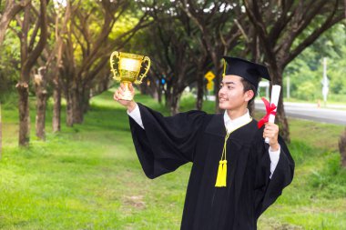 Mutlu bir adam portresi mezuniyet yüksek lisans Ödülü başarı rüyalar