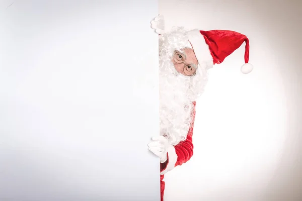 Veselé Vánoce Santa Claus Směřující Bílé Prázdné Znamení — Stock fotografie