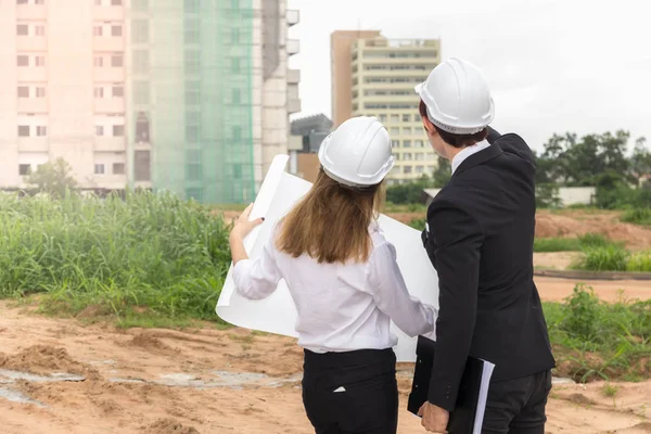 Negócio Construção Asiática Trabalhando Local Procurando Plano — Fotografia de Stock