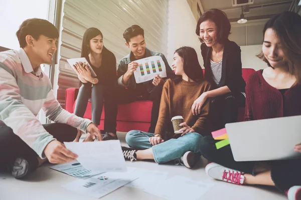 Asiatique Personnes Startup Diversité Travail Équipe Brainstorming Meeting Concept — Photo