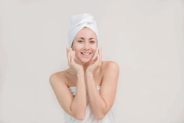 Mulher Bonita Spa Retrato Posando Juventude Skin Care Concept — Fotografia de Stock
