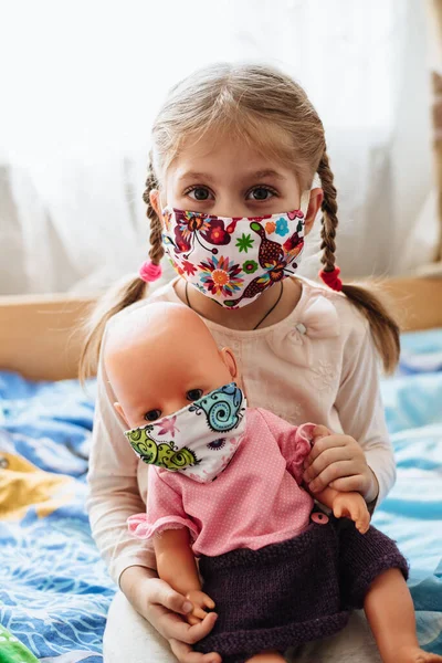 Insegnare Bambino Misure Preventive Contro Covid Virus Influenza Una Bambina — Foto Stock