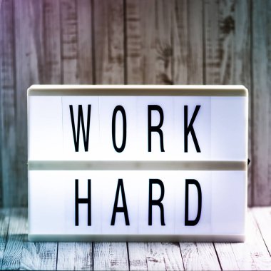 Lightbox iki kelime alıntı, güçlü, ilham ve motivasyon ile çalışmak zor.