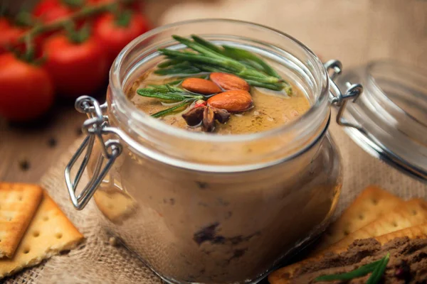 Pot Verre Avec Pâté Volaille Décoré Amandes Romarin Tomates Cocktail — Photo