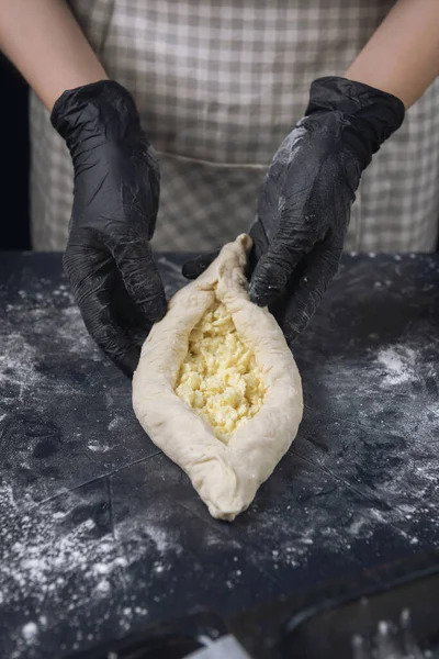 Аджария Хачапури Грузинский Сырный Хлеб Три Открытых Пирога Сыром Яичным — стоковое фото
