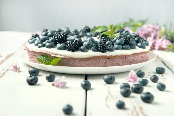 Cottage Cheese Casserole Blackberry Blueberry White Provence Style Table — Stock Photo, Image