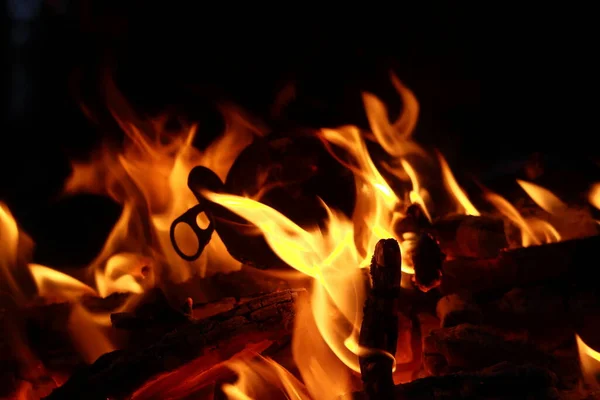 Fogueira Está Queimando Fogo Noite Fogueira Natureza — Fotografia de Stock