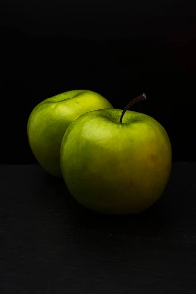 Green Ripe Juicy Apples Isolated Black Background — Stock Photo, Image