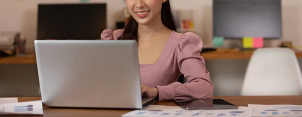 Banner Happy Asian Business Woman Casual Working Laptop Smile Looking — Stock fotografie
