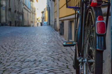 İtalya sokaklarında inşaat ve mimarlık