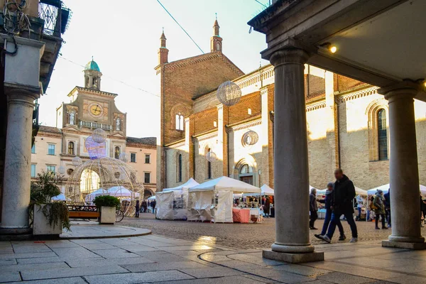 İtalya sokaklarında inşaat ve mimarlık