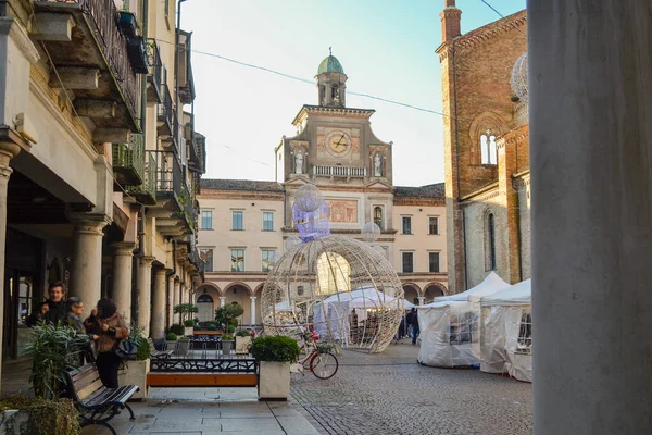 İtalya sokaklarında inşaat ve mimarlık