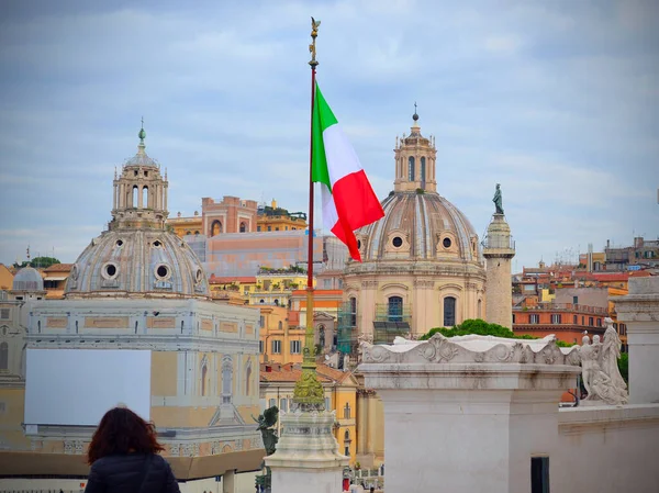 Roma 'nın simgeleri. İtalya. Kolezyum. Vatikan.