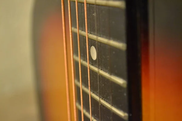 Güzel gitar. Makro fotoğrafçılık. Yakın çekim görünümü