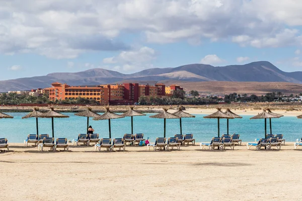 Pessoas de férias em caleta de fuste, Fuerteventura , — Fotografia de Stock