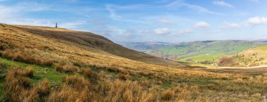 Stoodley Pike, Batı Yorkshire 'da, Pensilvanya' nın güneyinde 450 metrelik bir tepe.