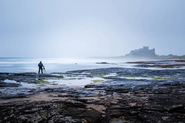 ノーサンバーランド海岸のバンバラ城 イギリスでは — ストック写真