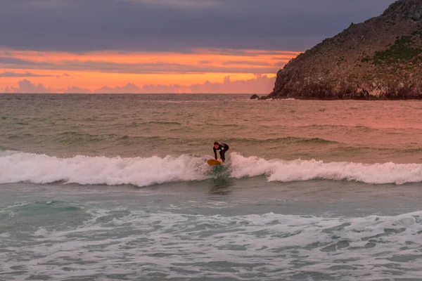 Surfers Evening Holywell Bay Newquay — Stock Photo, Image